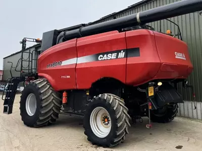  Кормоуборочный комбайн Case IH AFX 8010 с 30-футовой жаткой. - 