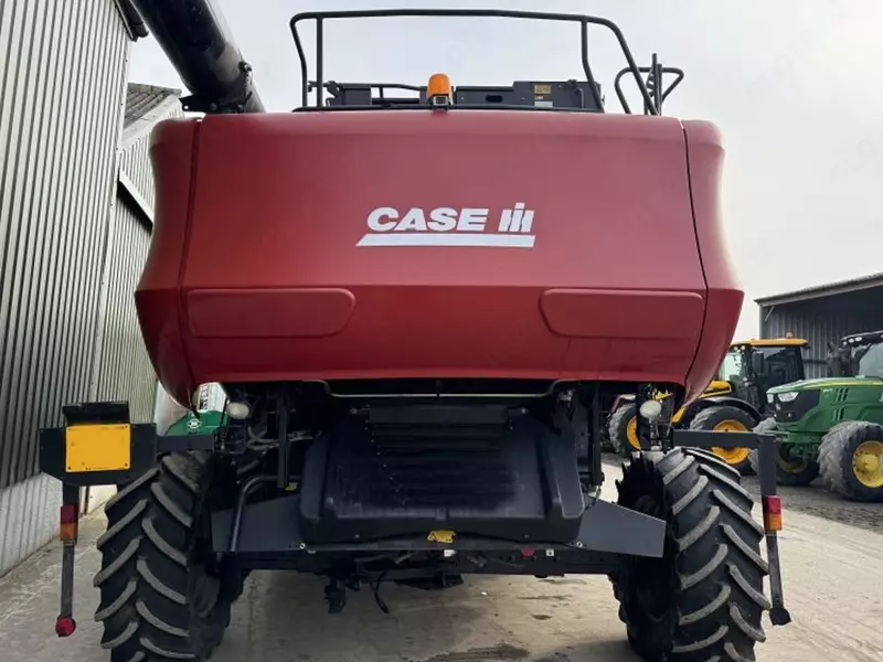  Кормоуборочный комбайн Case IH AFX 8010 с 30-футовой жаткой. - Fresh online©️