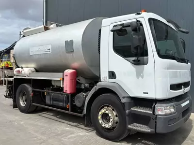   Автогудронатор Renault Rincheval - 9000 литров