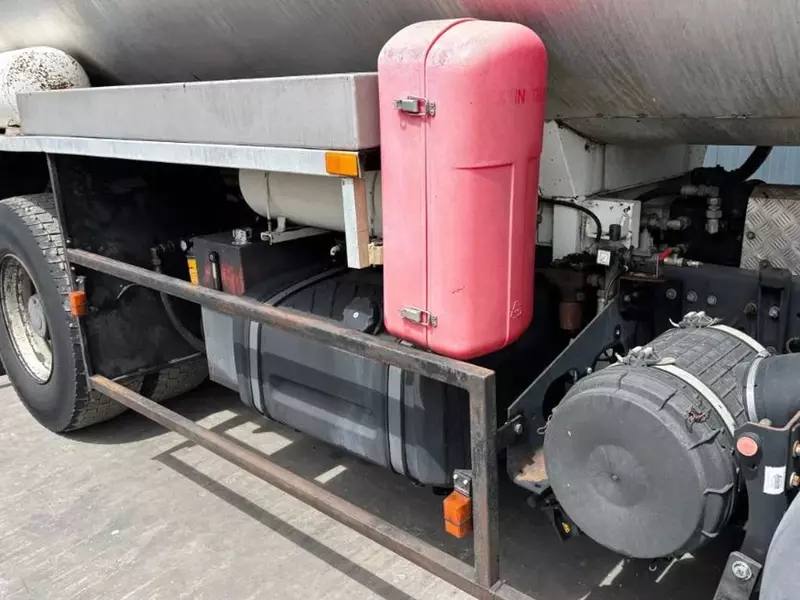  Автогудронатор Renault Rincheval - 9000 литров - Fresh online©️