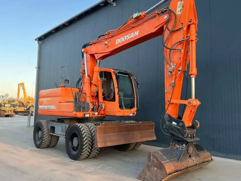   Колесные экскаватор Doosan DX170W