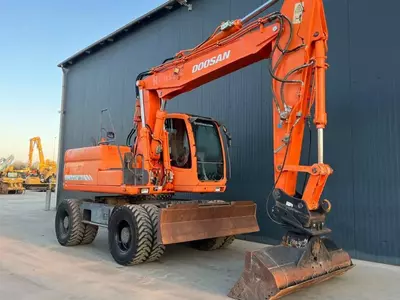   Колесные экскаватор Doosan DX170W