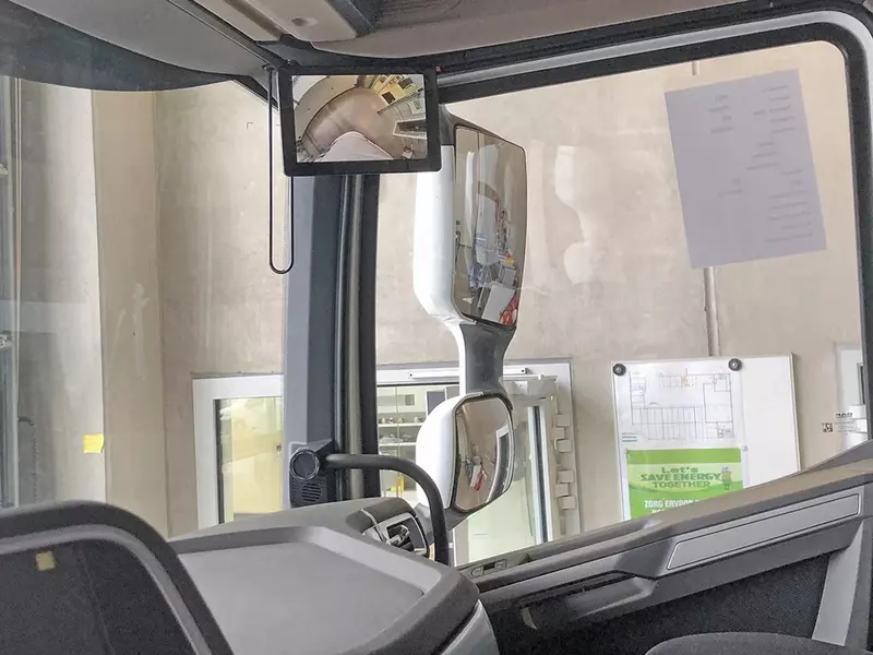  Грузовики с шасси и кабиной DAF XD 310 FA 4x2 — ST895 Schuifzeil Carr. Автомобильные шасси