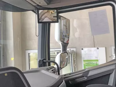 Грузовики с шасси и кабиной DAF XD 310 FA 4x2 — ST895 Schuifzeil Carr.