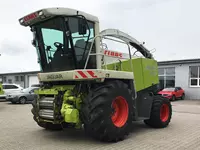 Кормоуборочный комбайн Claas JAGUAR 900