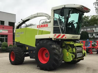   Кормоуборочный комбайн Claas JAGUAR 900