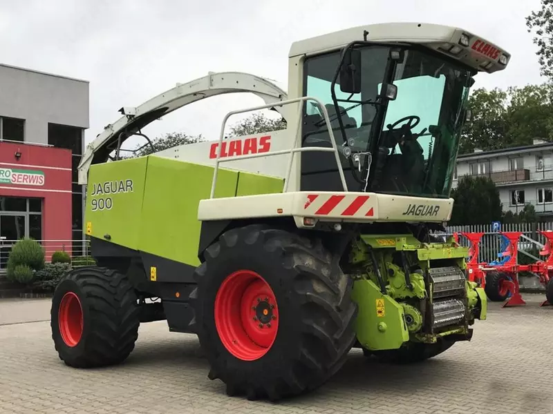   Кормоуборочный комбайн Claas JAGUAR 900