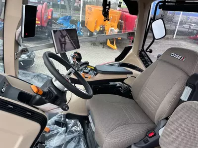 Трактор колесный Case IH OPTUM 270 CVXDrive