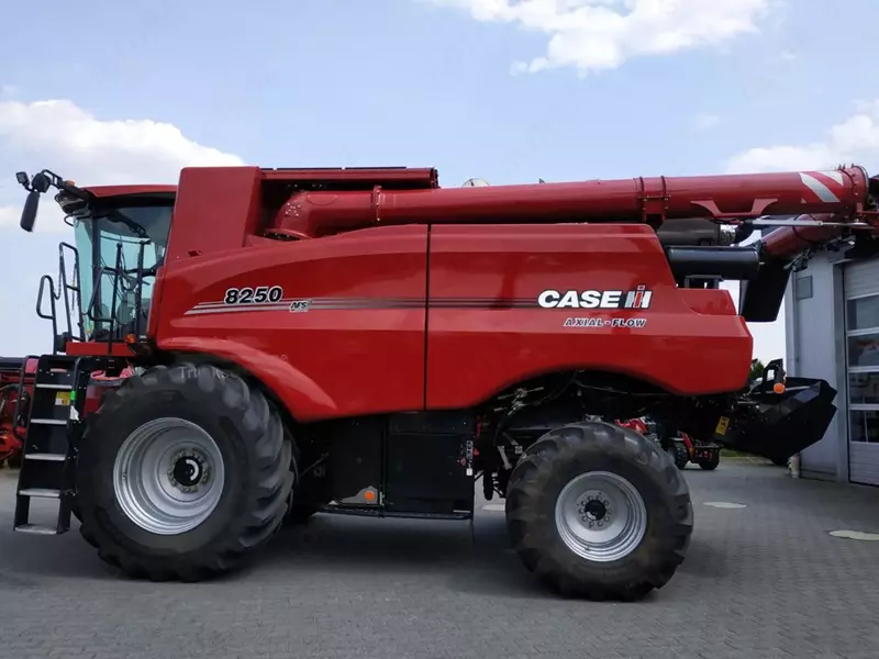  Case IH Axial-Flow 8250 4WD ozuqa yig‘ish kombayni - 