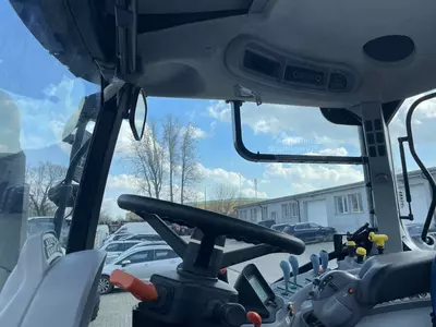 Трактор колесный New Holland T6040