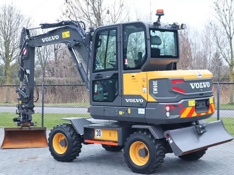  Колесные экскаваторы Volvo EW60E - 
