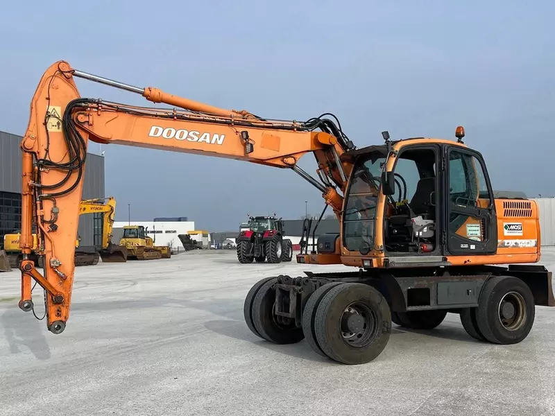 Колесный экскаватор Doosan DX140W