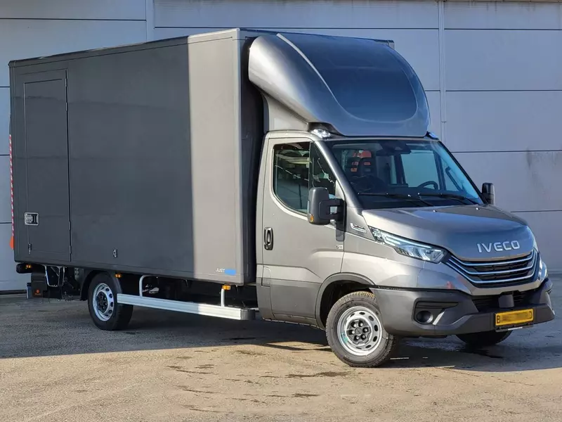   Закрытый фургон Iveco Daily 35S21