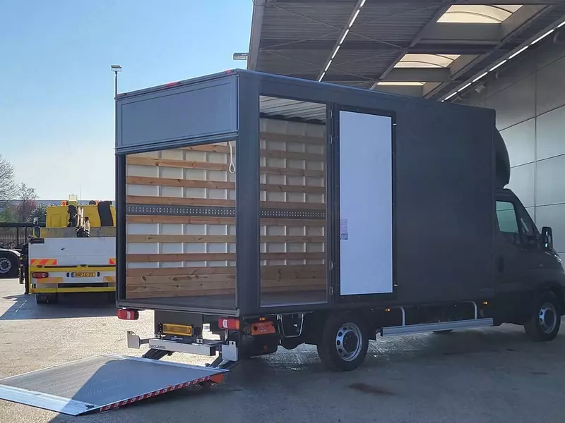  Закрытый фургон Iveco Daily 35S21 Только в розницу