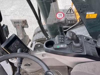 Колесные экскаватор Volvo EW160E