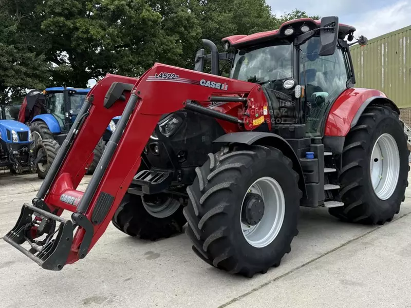Трактор колесный Case IH PUMA CVX 165 в комплекте с погрузчиком Case L4522T