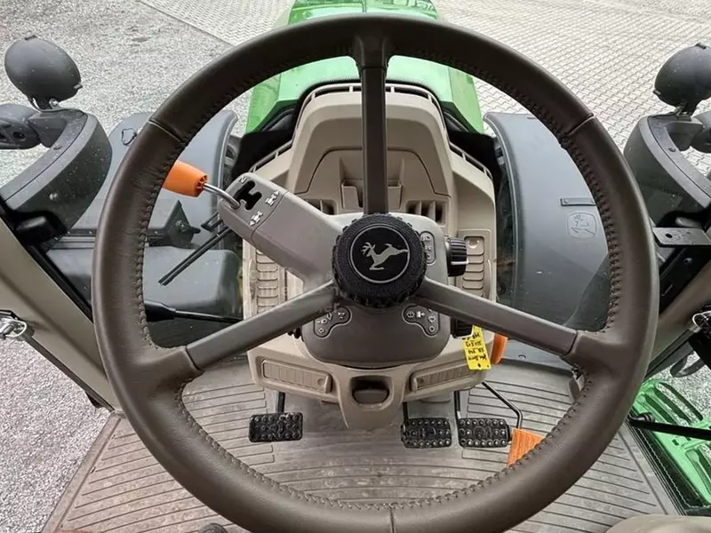  Трактор колесный John Deere 6M240 - Traktorlar