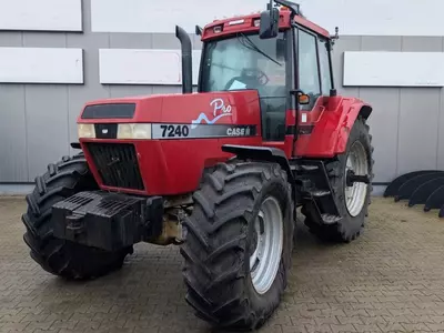 Трактор колесный Case IH 7240 MAGNUM