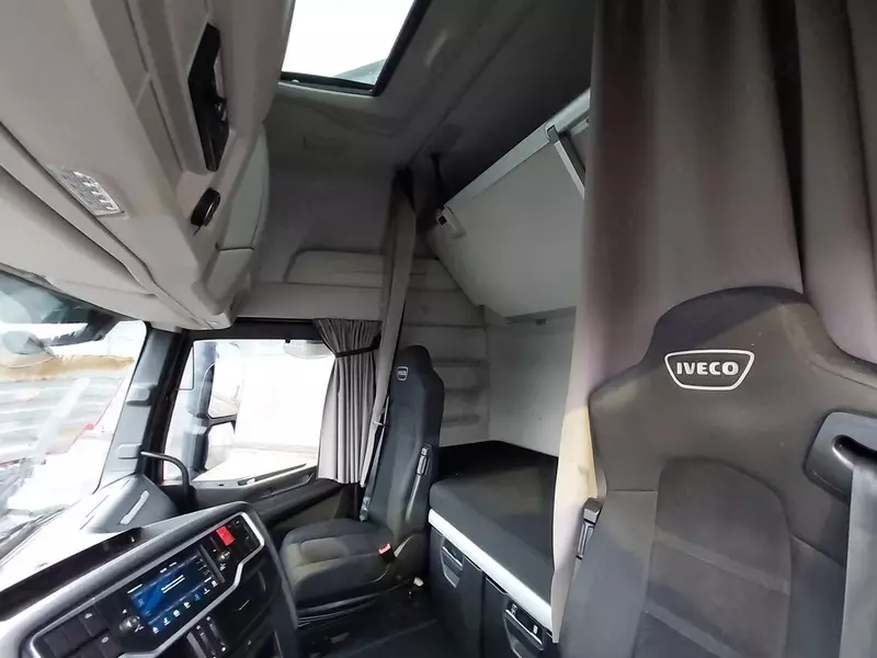  Тягач Iveco S-Way 570 4X2 - Тягачи