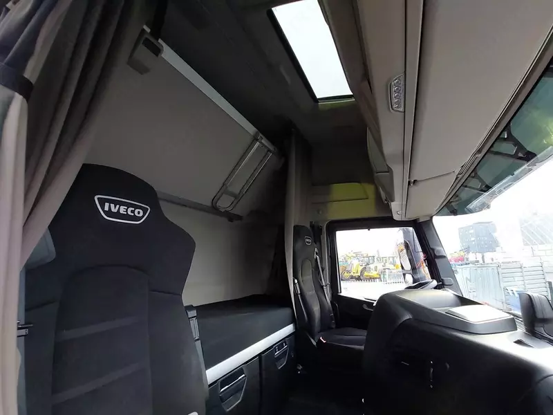  Тягач Iveco S-Way 570 4X2 Тягачи