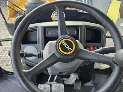 Экскаватор погрузчик JCB 3DX Xtra 4x4