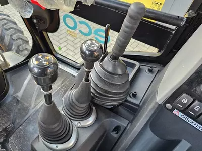 Экскаватор погрузчик JCB 3DX Xtra 4x4