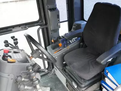 Volvo G720B greyderi