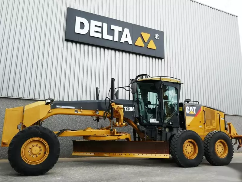   Грейдер Caterpillar 120М