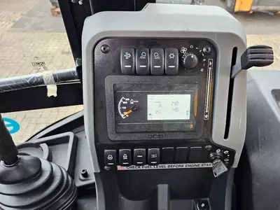 Экскаваторы-погрузчик JCB 3DX Plus 4WD / Кондиционер