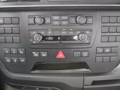 Контейнеровоз MAN TGS 26.480