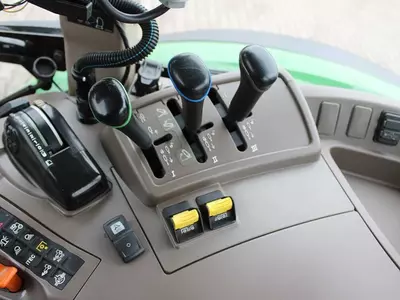 Трактор колесный John Deere 5125R