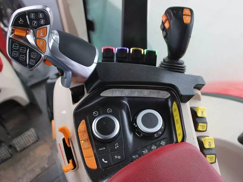  G‘ildirakli traktor Case IH Optum 270 - Traktorlar