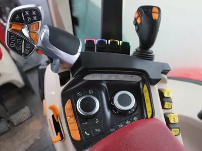 G‘ildirakli traktor Case IH Optum 270