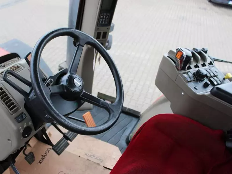 Трактор колесный Case IH 335