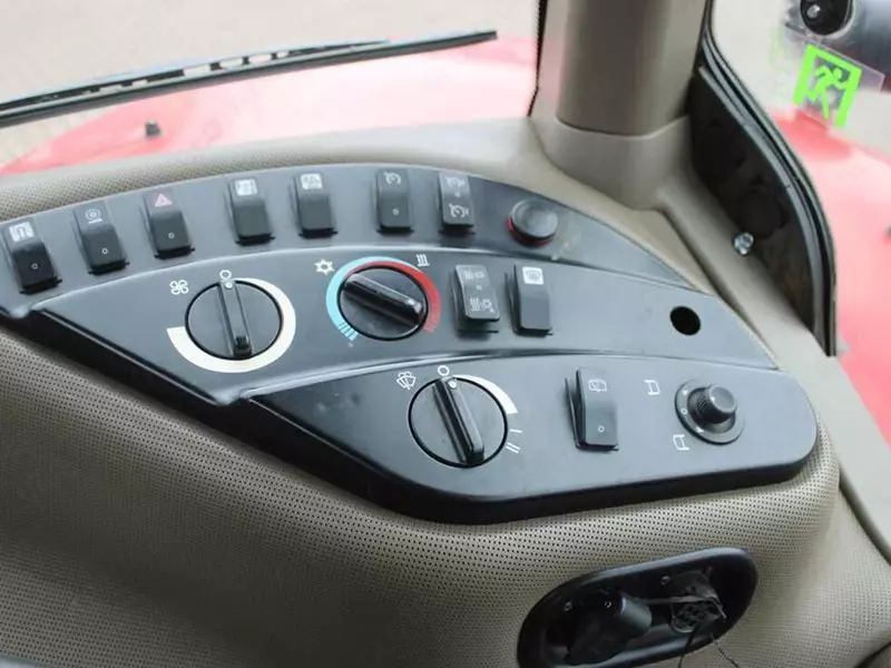 Трактор колесный Case IH 335