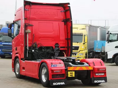  Тягач Scania R560 - 