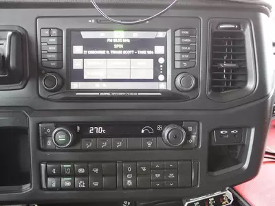 Тягач Scania R560