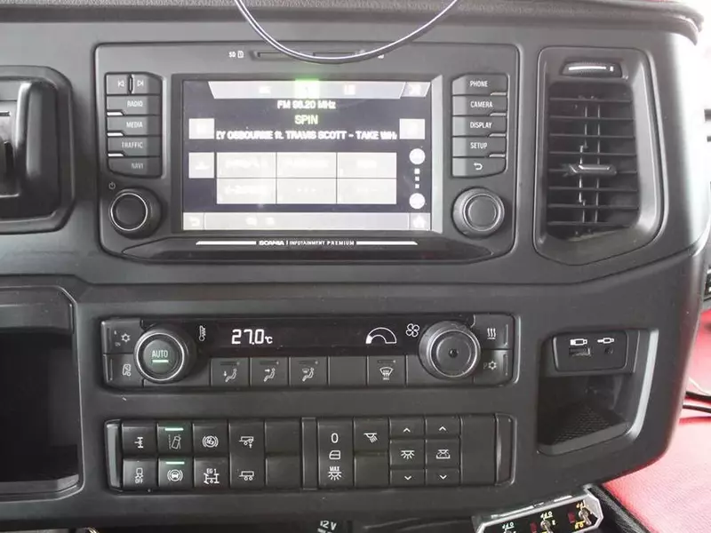  Тягач Scania R560 - Тягачи