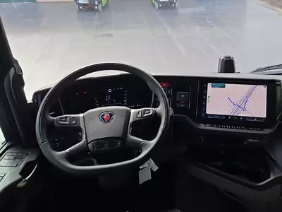 Тягач Scania S560 4X2