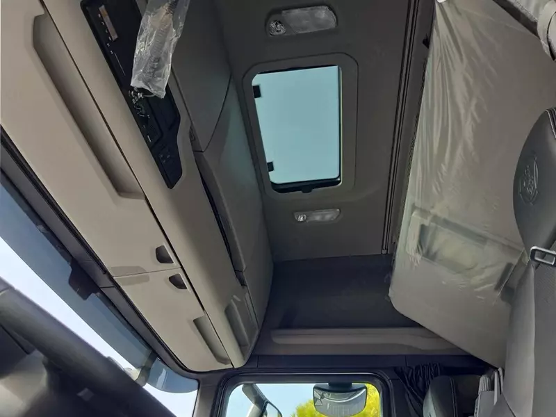  Тягач Scania S560 4X2  - Fresh online©️