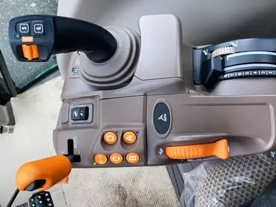 Трактор колесный John Deere 6120M MIT KABINE