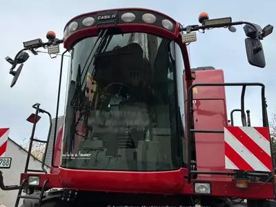   Зерноуборочный комбайн Case IH 7088