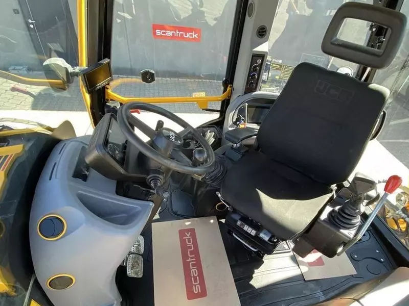  Экскаваторы-погрузчики JCB 4CX Yuklagich-ekskavatorlar