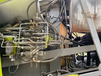 Kормоуборочный комбайн Claas JAGUAR 860 4WD