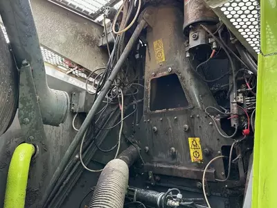 Кормоуборочный комбайн Claas Jaguar 850 Profistar