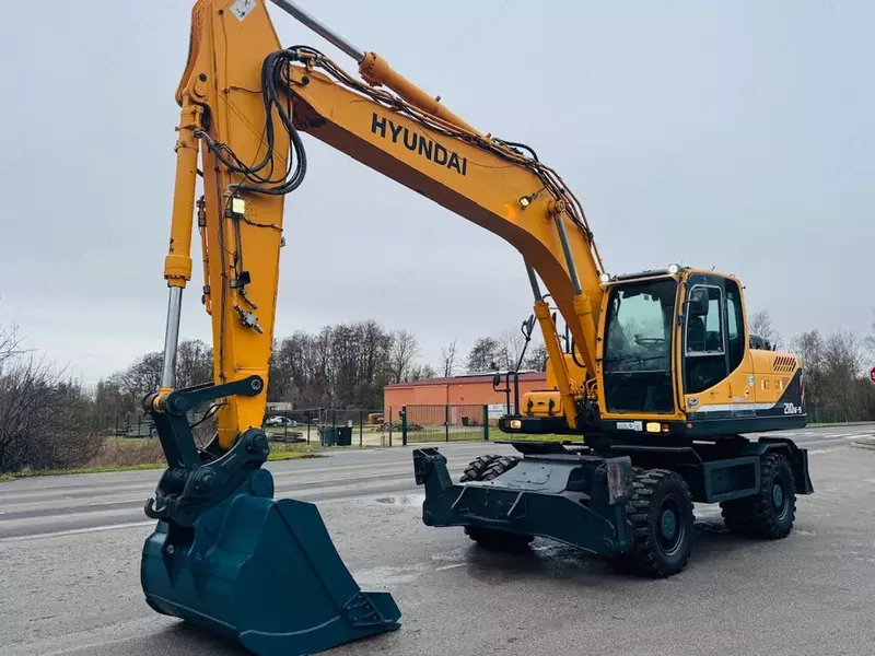 Колесный экскаватор Hyundai ROBEX 210W-9