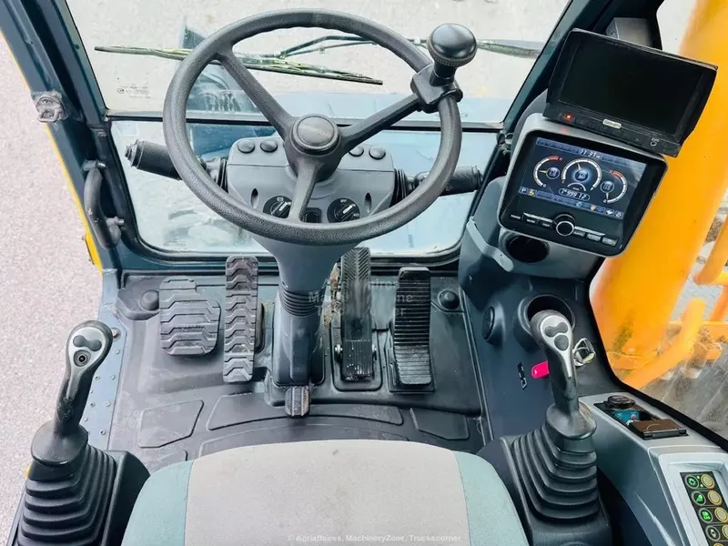 Колесный экскаватор Hyundai ROBEX 210W-9