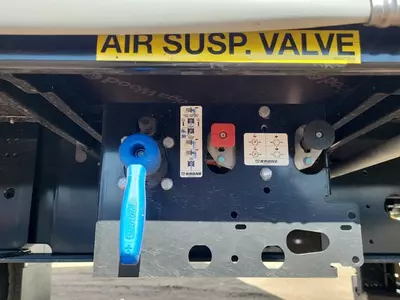 Шторный (тентовый) полуприцеп Krone SD