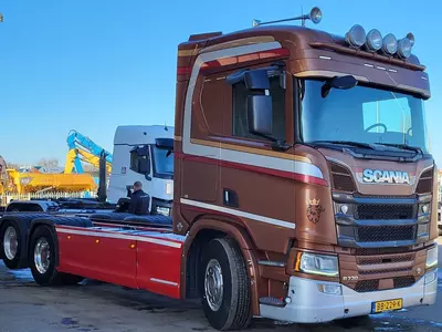 Шасси грузовика Scania R730 6X2
