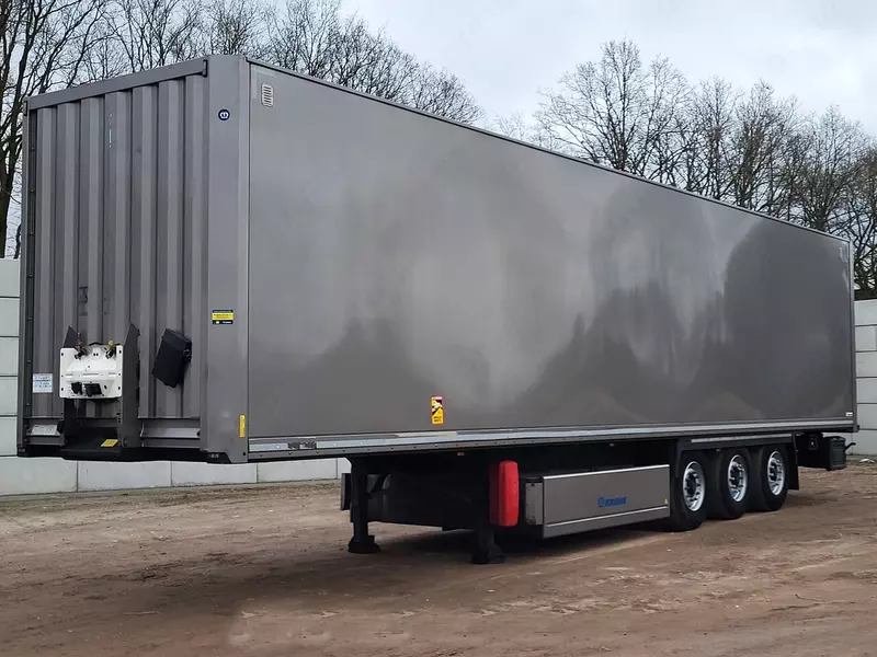 Закрытый полуприцеп Krone SD (97 m³)
